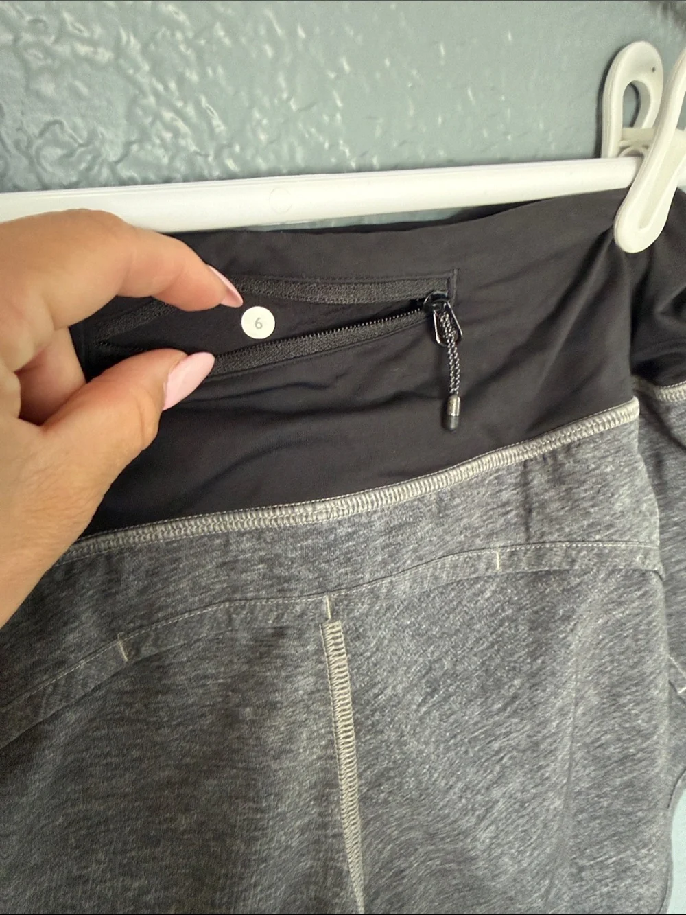 lululemon athletica Gray speed up Shorts with Black Waistband size 6, 4” inseam - Picture 5 of 8